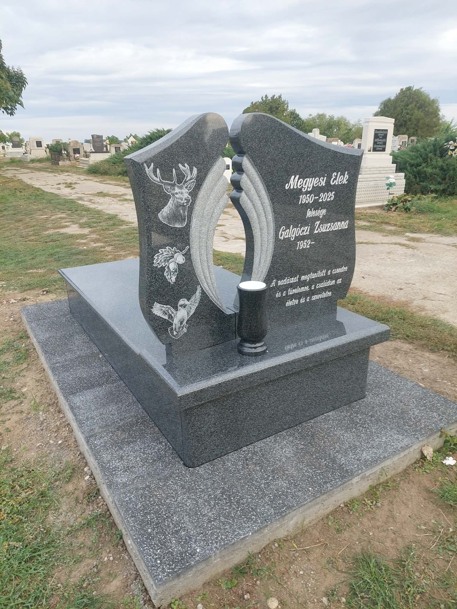 Műkő Síremlék